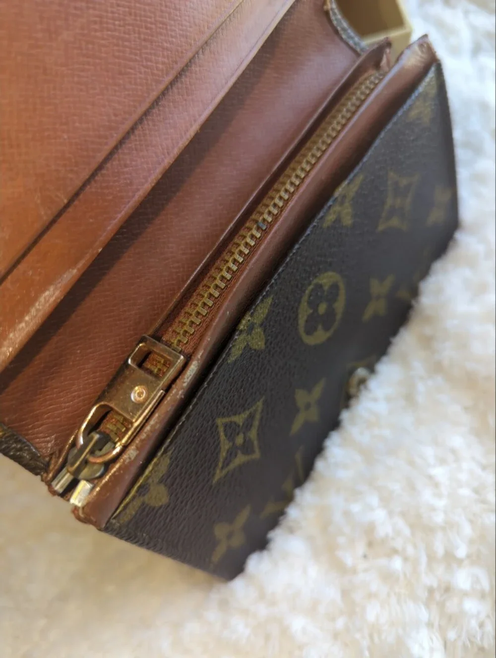 Louis Vuitton Monogram Authentic Wallet Rare Vintage W Box +Chain For Crossbody - Picture 8 of 11